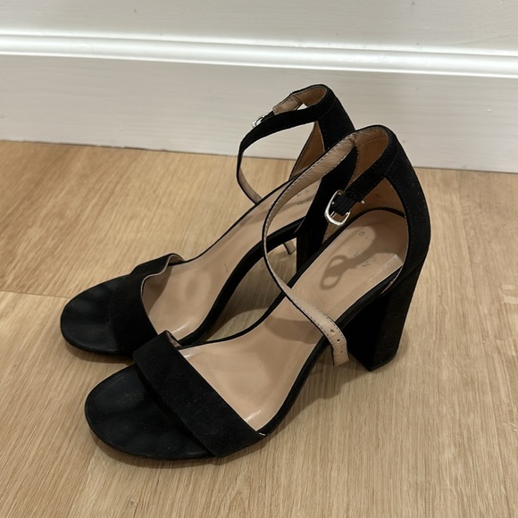 A New Day block ankle strap heels black W6 - Picture 2 of 5